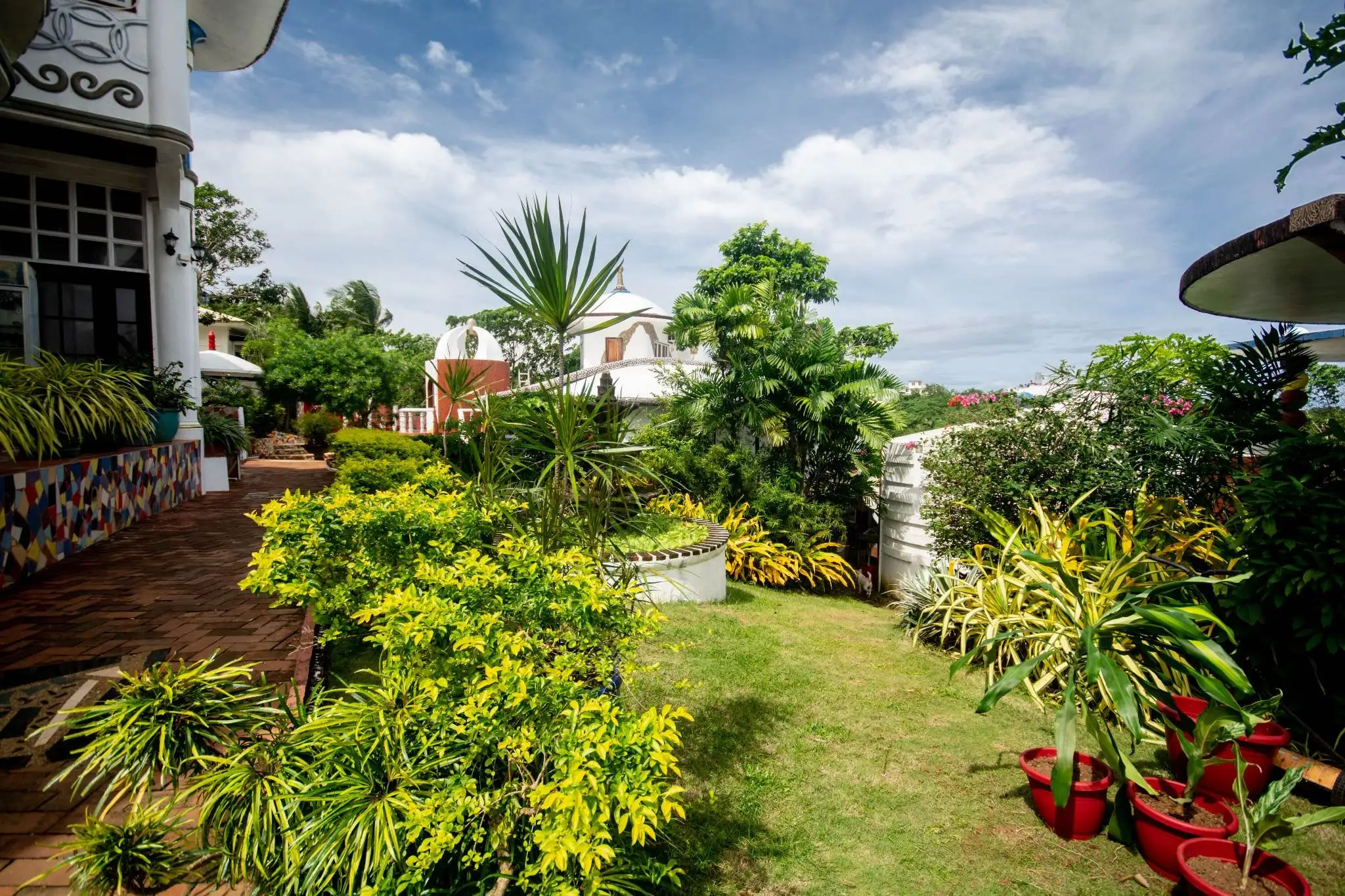 Lush tropical garden at the Paradise English annex