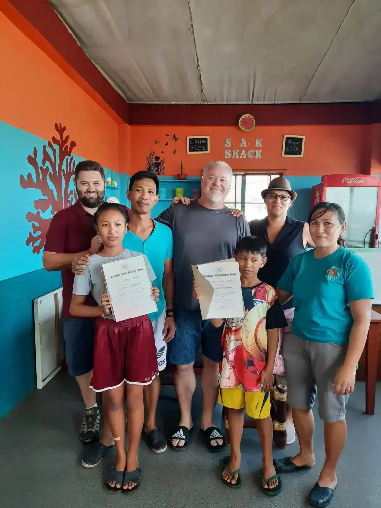 Paradise English staff and students in Boracay